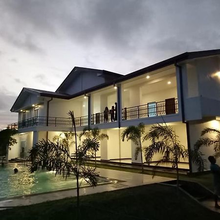 Sea Lagoon Beach Hotel Trincomalee Ngoại thất bức ảnh