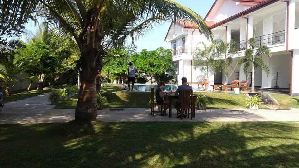 Sea Lagoon Beach Hotel Trincomalee Ngoại thất bức ảnh