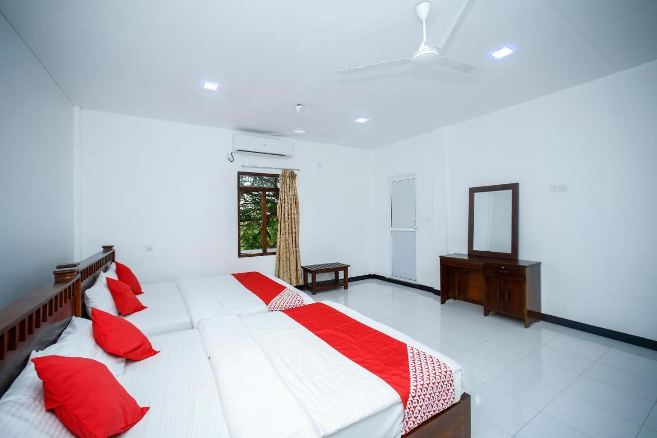 Sea Lagoon Beach Hotel Trincomalee Ngoại thất bức ảnh