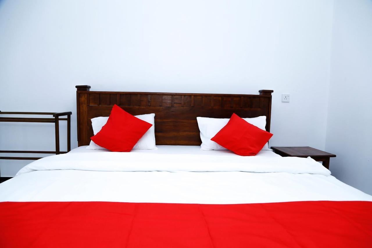 Sea Lagoon Beach Hotel Trincomalee Ngoại thất bức ảnh