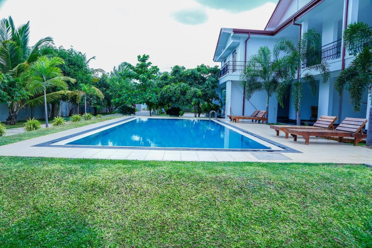 Sea Lagoon Beach Hotel Trincomalee Ngoại thất bức ảnh